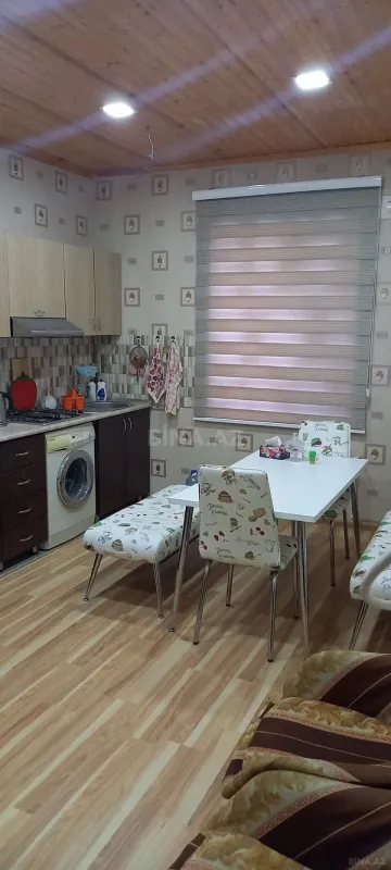 Satılır 5 otaqlı həyət evi 180 m²