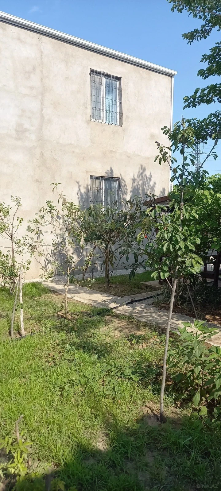 Satılır 5 otaqlı həyət evi 180 m²