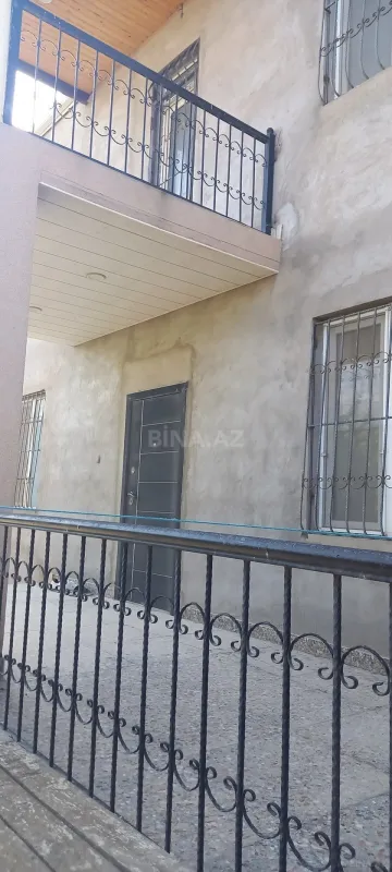 Satılır 5 otaqlı həyət evi 180 m²