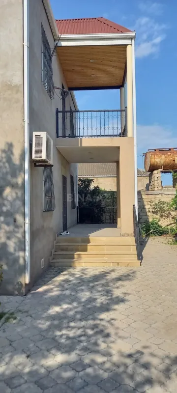 Satılır 5 otaqlı həyət evi 180 m²