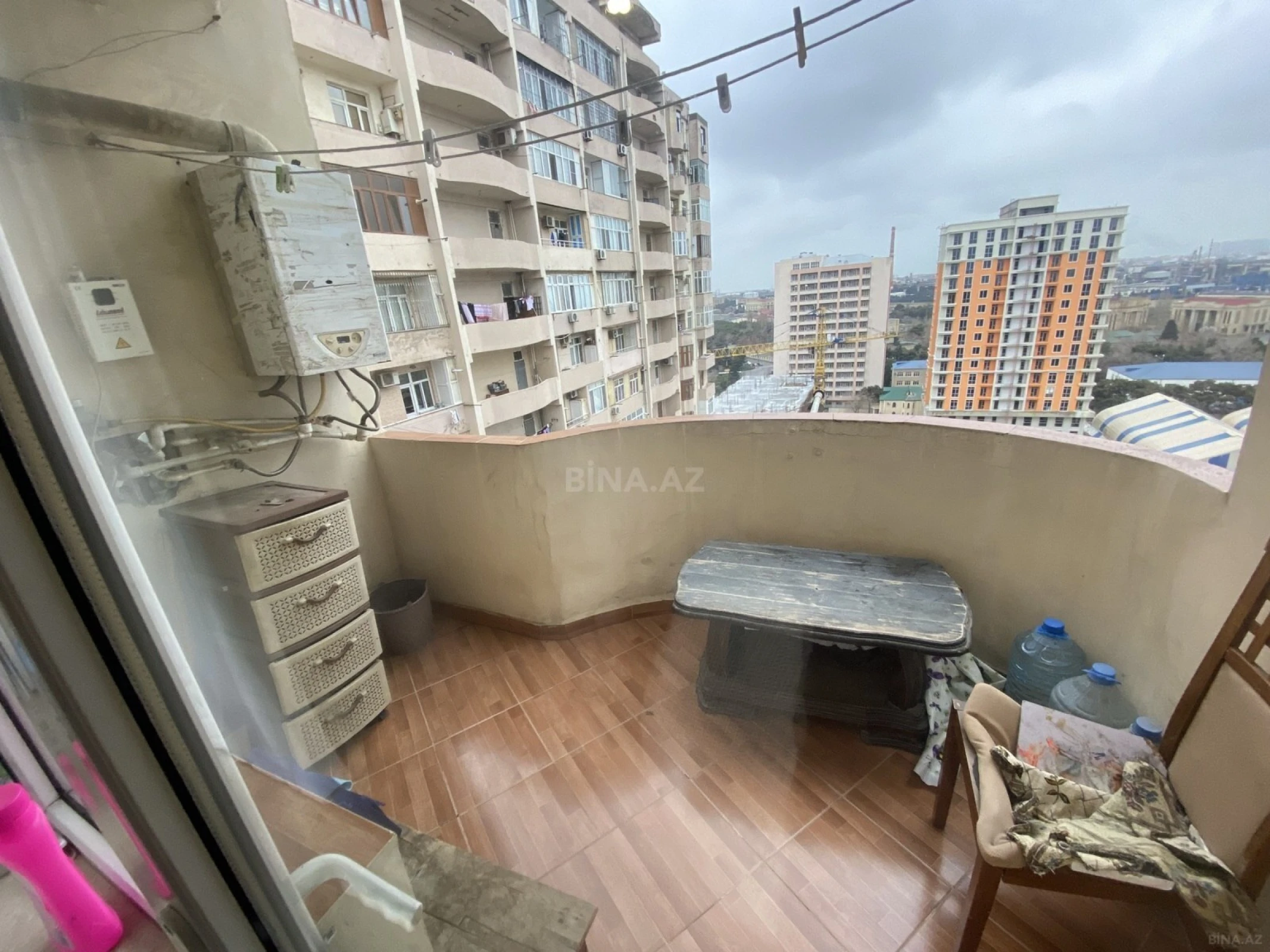 Satılır 2 otaqlı mənzil 74 m²