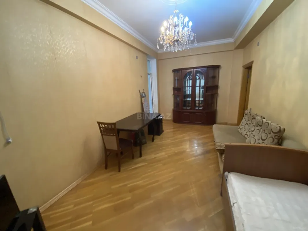 Satılır 2 otaqlı mənzil 74 m²