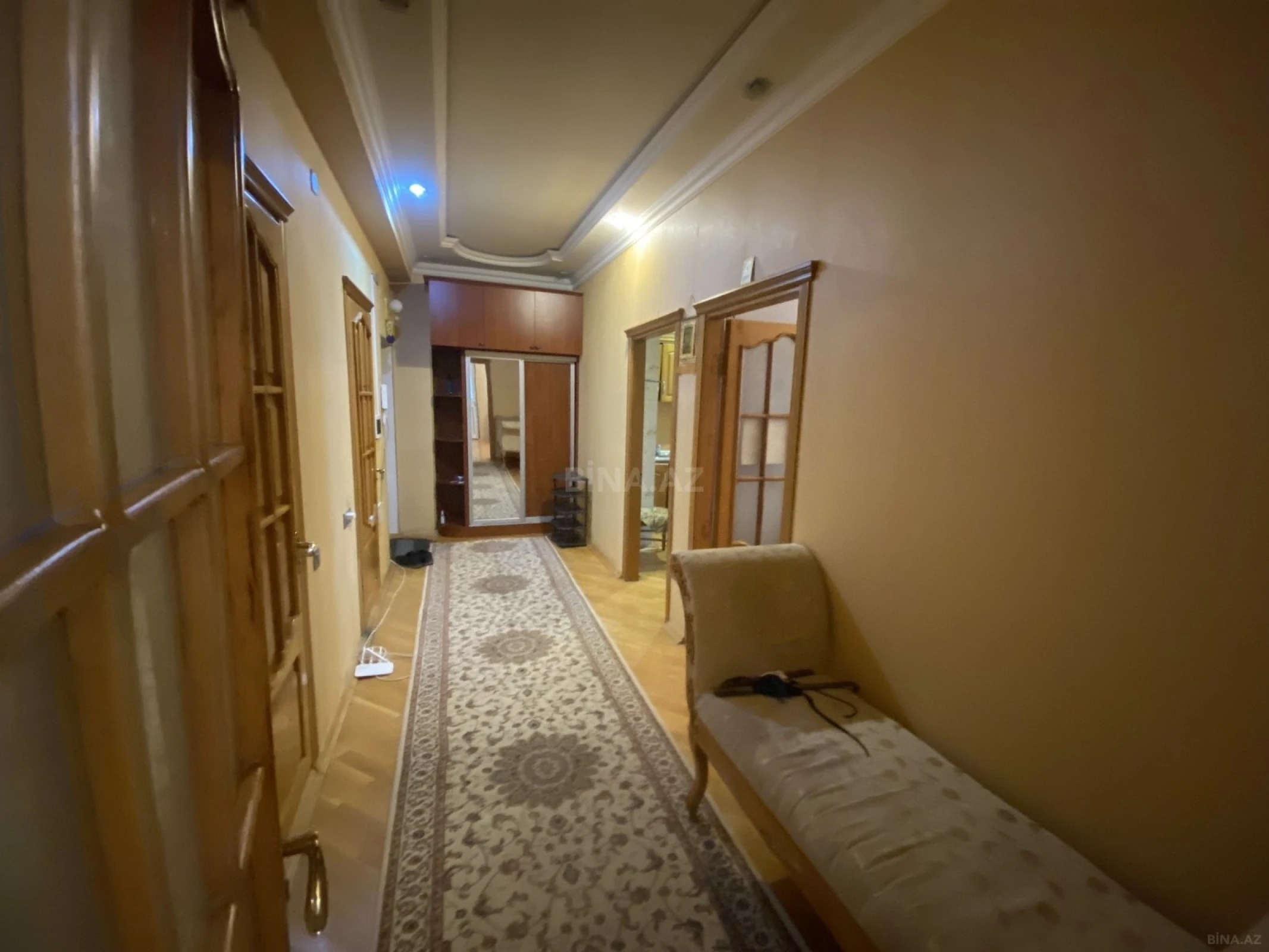Satılır 2 otaqlı mənzil 74 m²