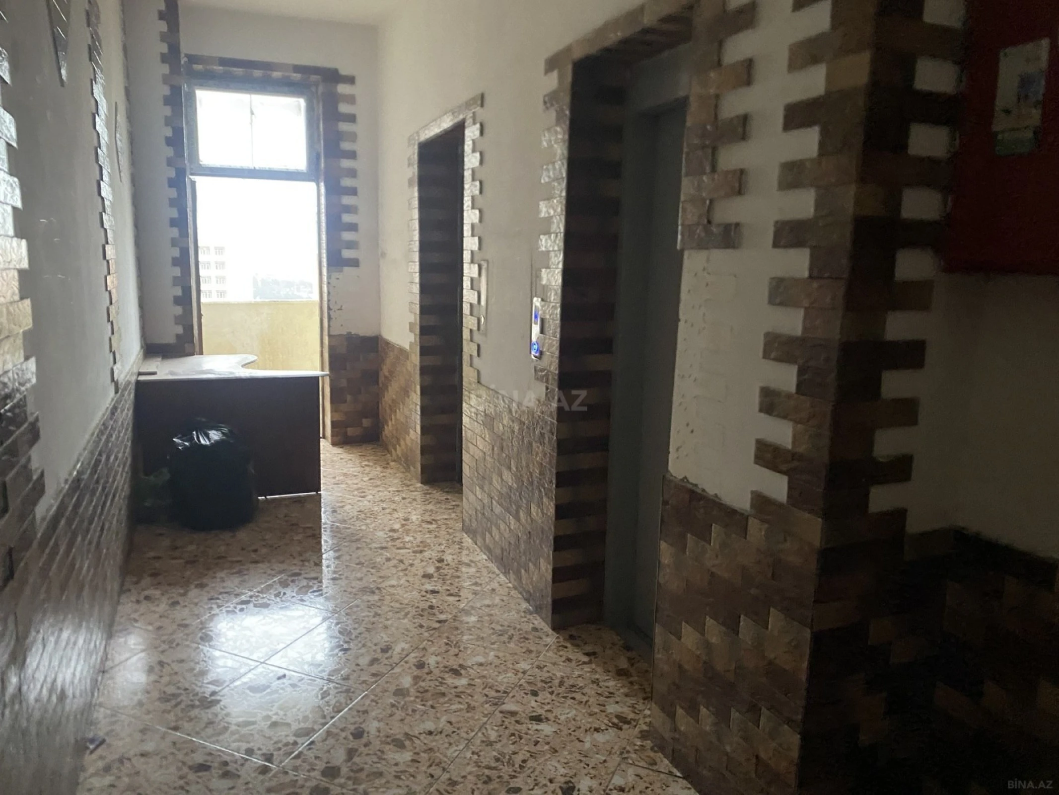 Satılır 2 otaqlı mənzil 74 m²