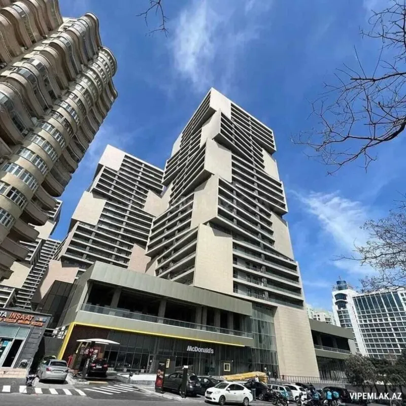 Satılır 3 otaqlı mənzil 108 m²