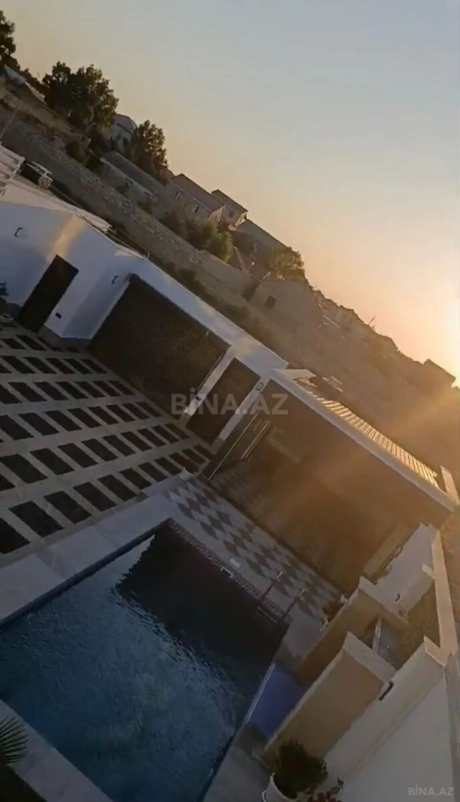 Satılır 5 otaqlı həyət evi 200 m²