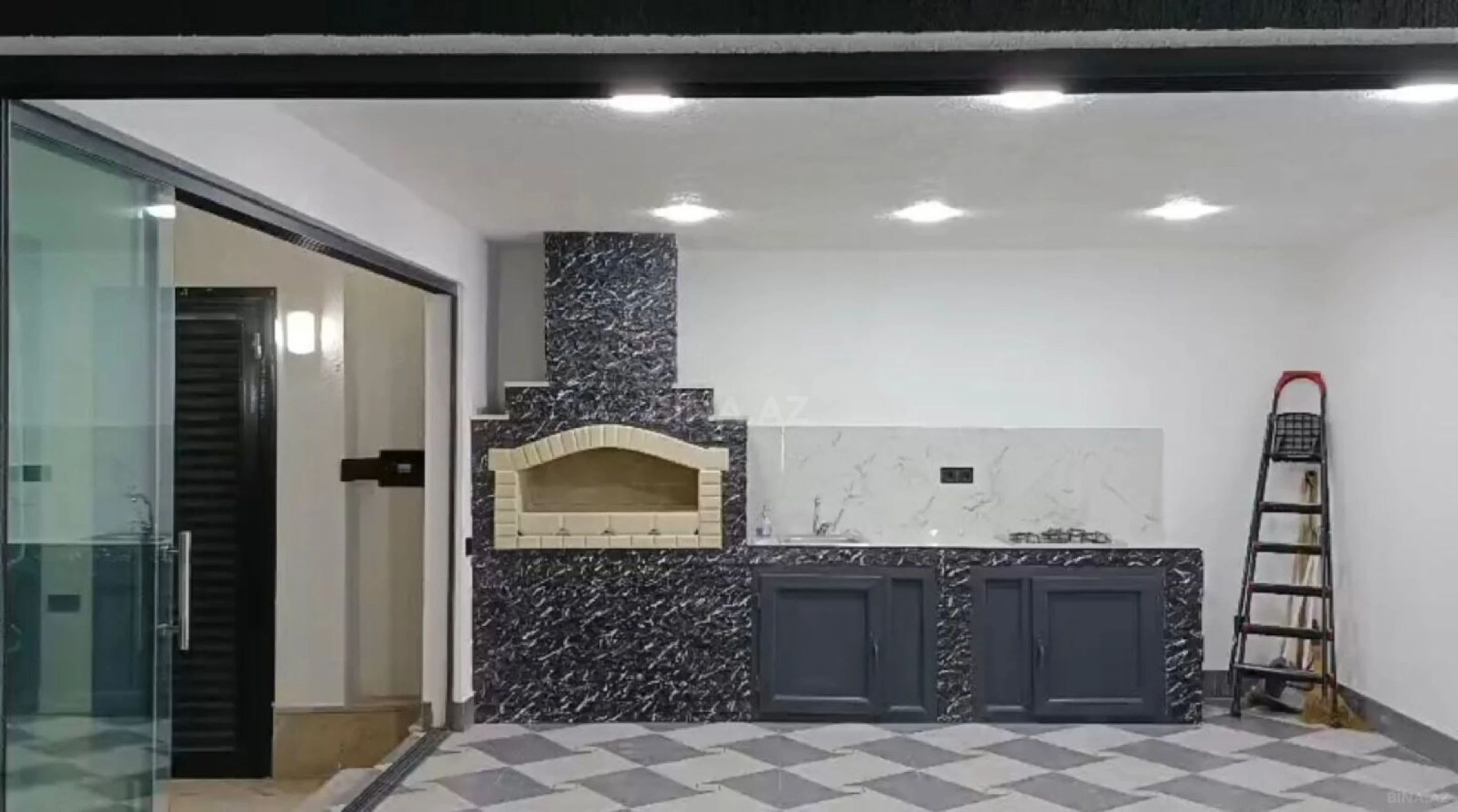 Satılır 5 otaqlı həyət evi 200 m²