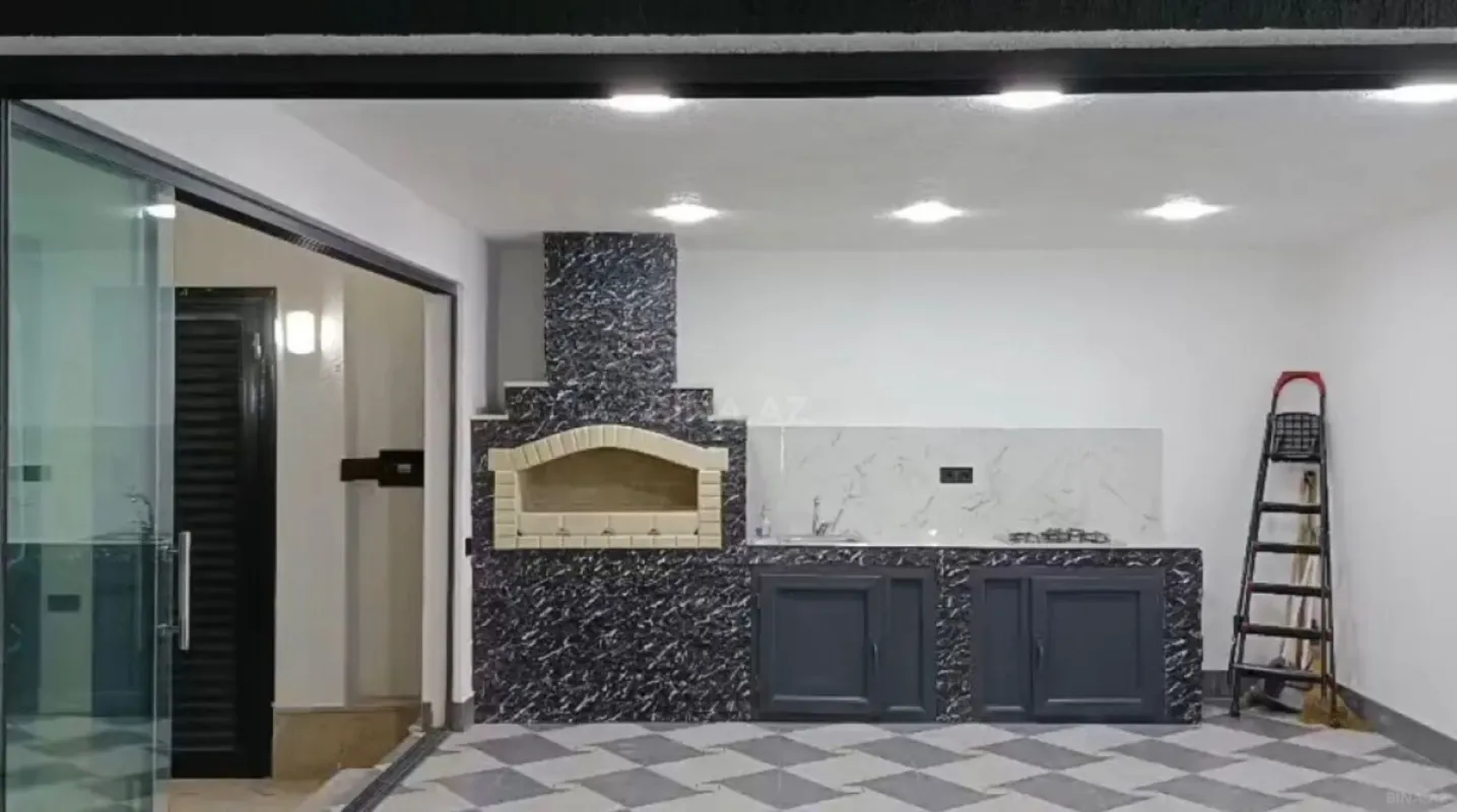 Satılır 5 otaqlı həyət evi 200 m²