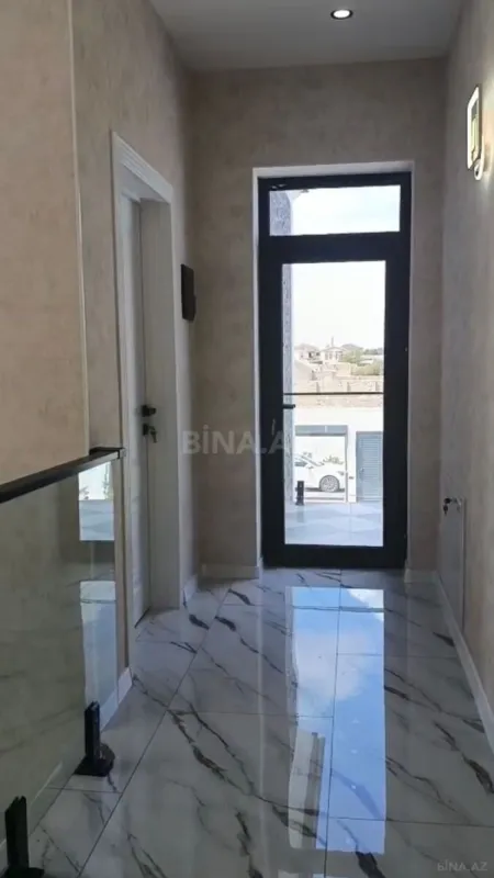 Satılır 5 otaqlı həyət evi 200 m²