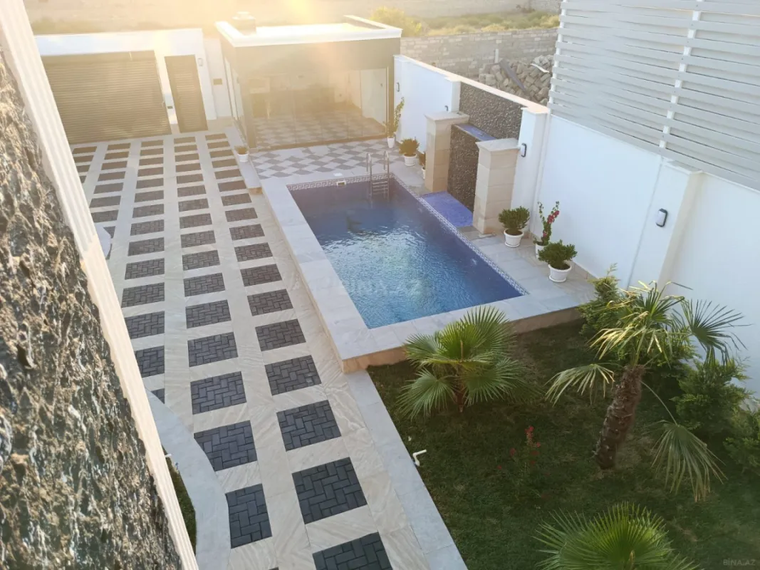 Satılır 5 otaqlı həyət evi 200 m²