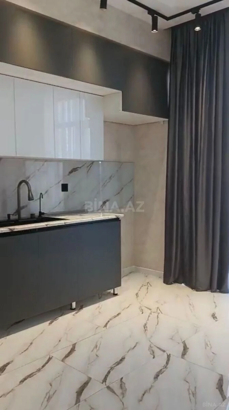 Satılır 5 otaqlı həyət evi 200 m²