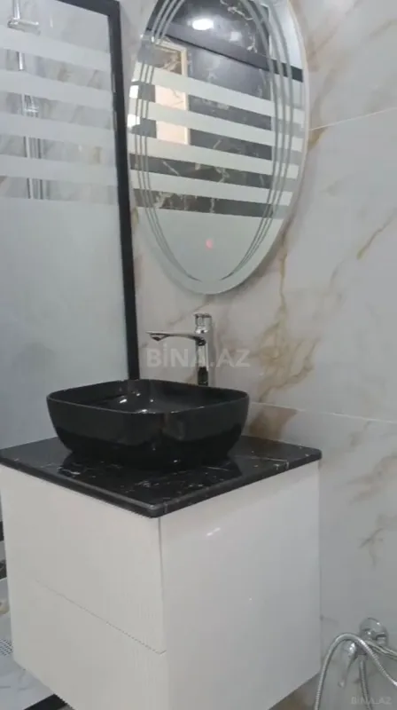 Satılır 5 otaqlı həyət evi 200 m²