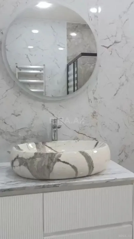 Satılır 5 otaqlı həyət evi 200 m²