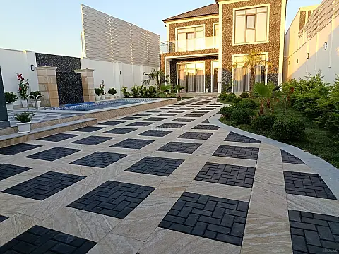 Satılır 5 otaqlı həyət evi 200 m²