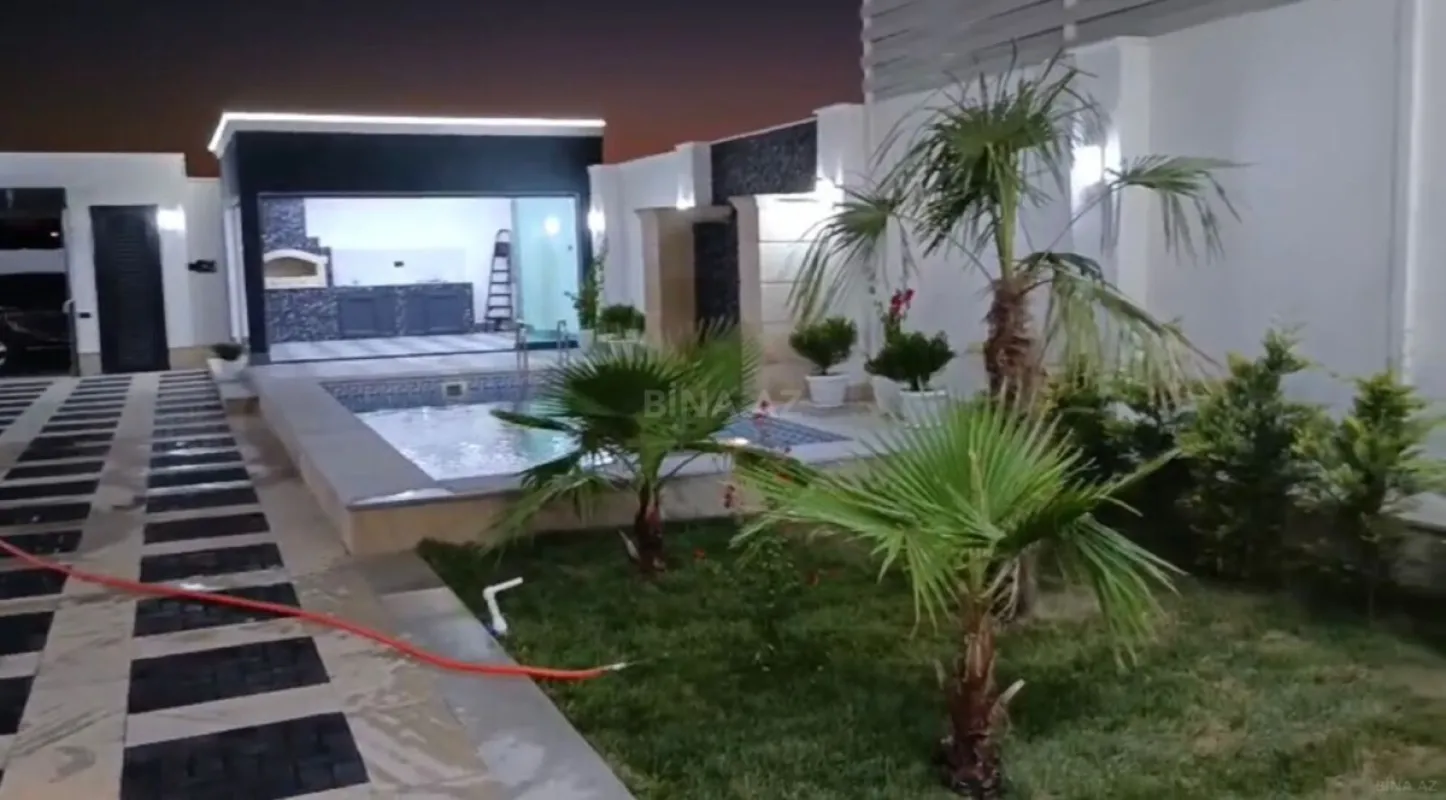 Satılır 5 otaqlı həyət evi 200 m²