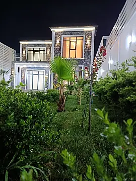 Satılır 5 otaqlı həyət evi 200 m²