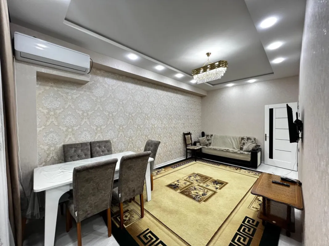 Satılır 2 otaqlı mənzil 65 m²