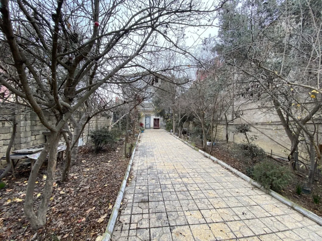 Satılır 6 otaqlı həyət evi 250 m²