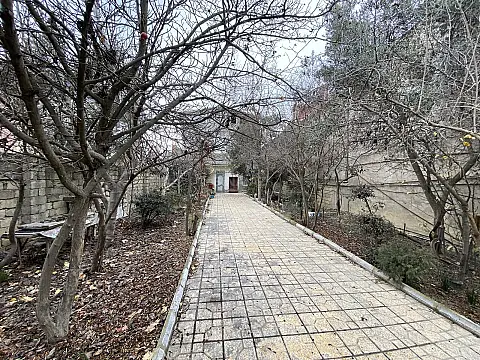Satılır 6 otaqlı həyət evi 250 m²