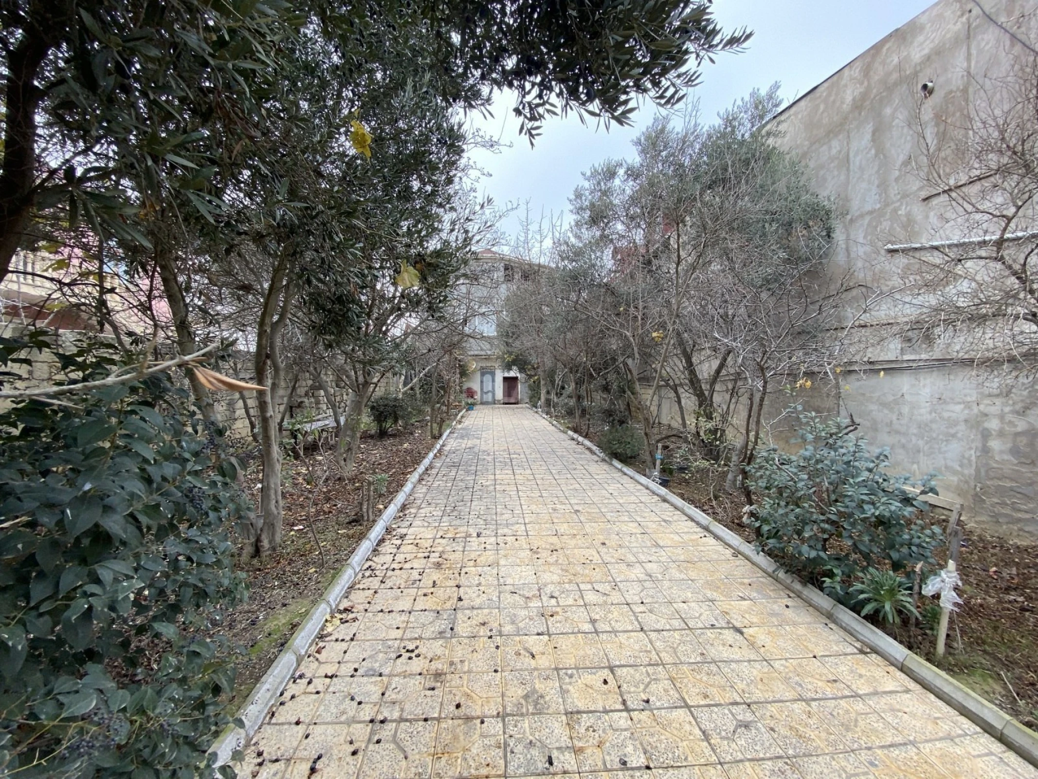 Satılır 6 otaqlı həyət evi 250 m²