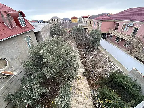 Satılır 6 otaqlı həyət evi 250 m²