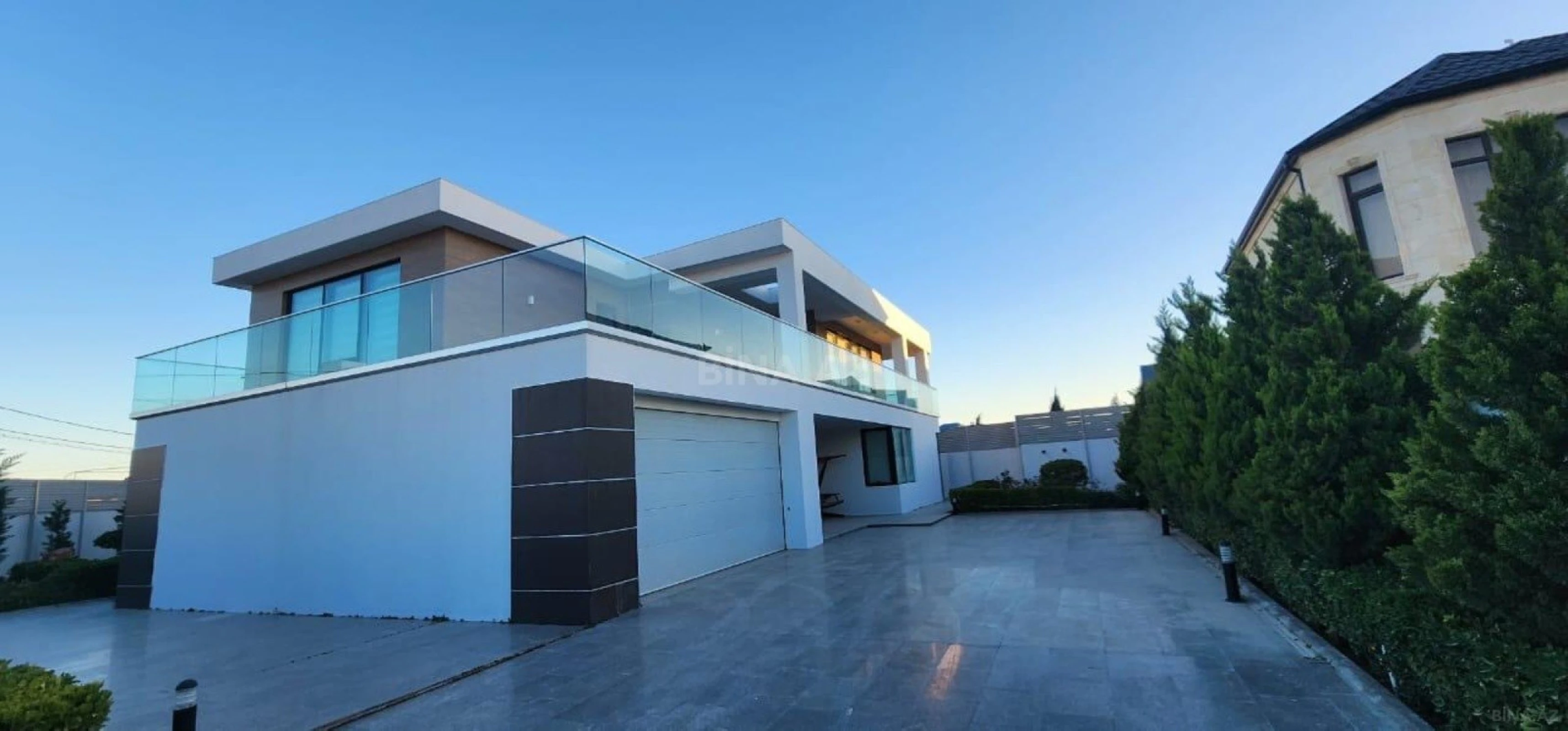 Kirayə verilir 6 otaqlı həyət evi 400 m²