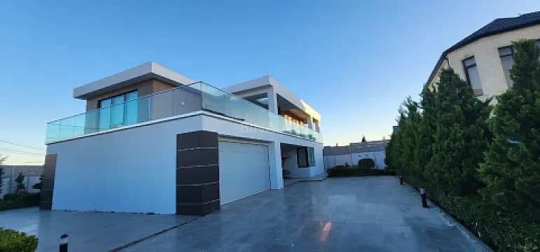 Kirayə verilir 6 otaqlı həyət evi 400 m²