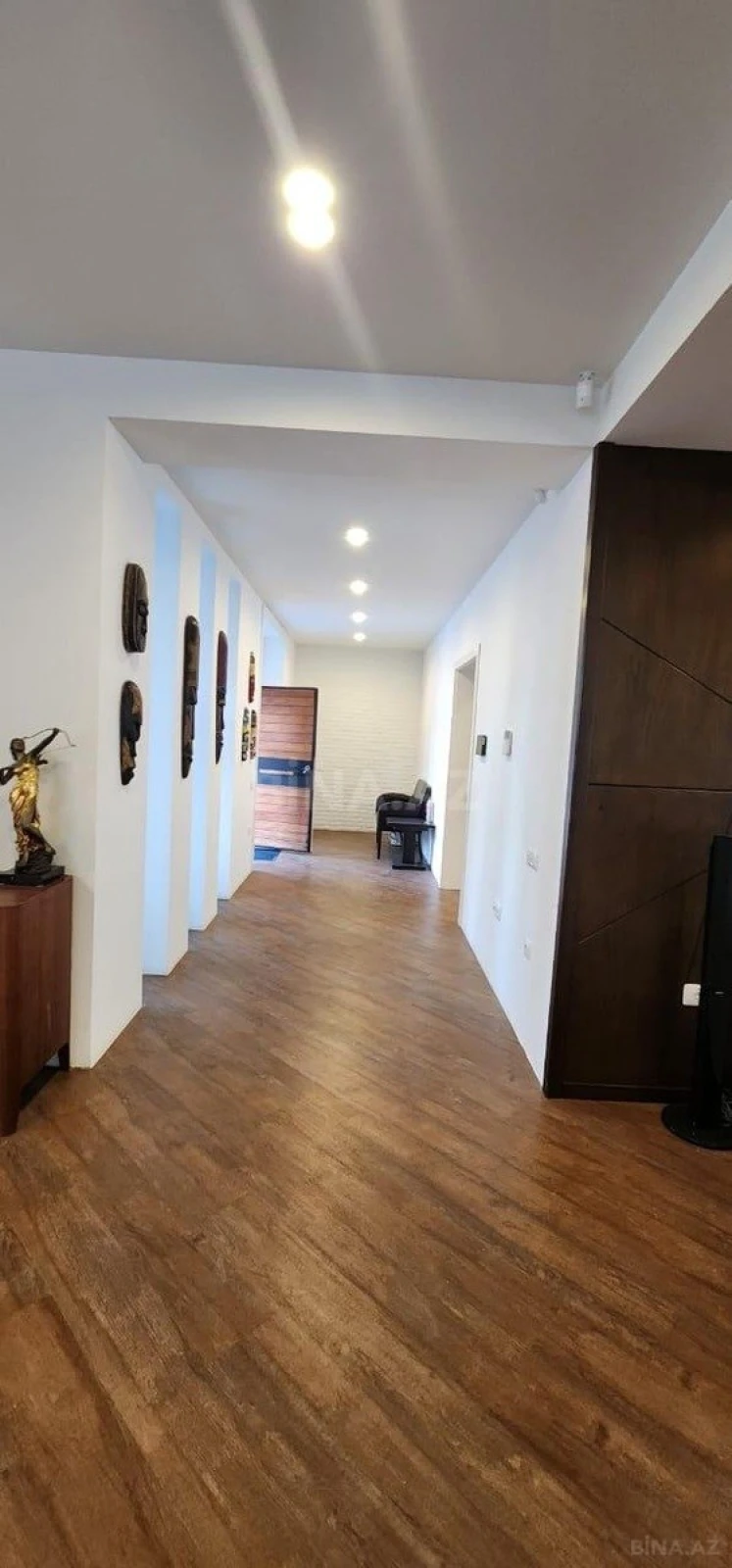 Kirayə verilir 6 otaqlı həyət evi 400 m²