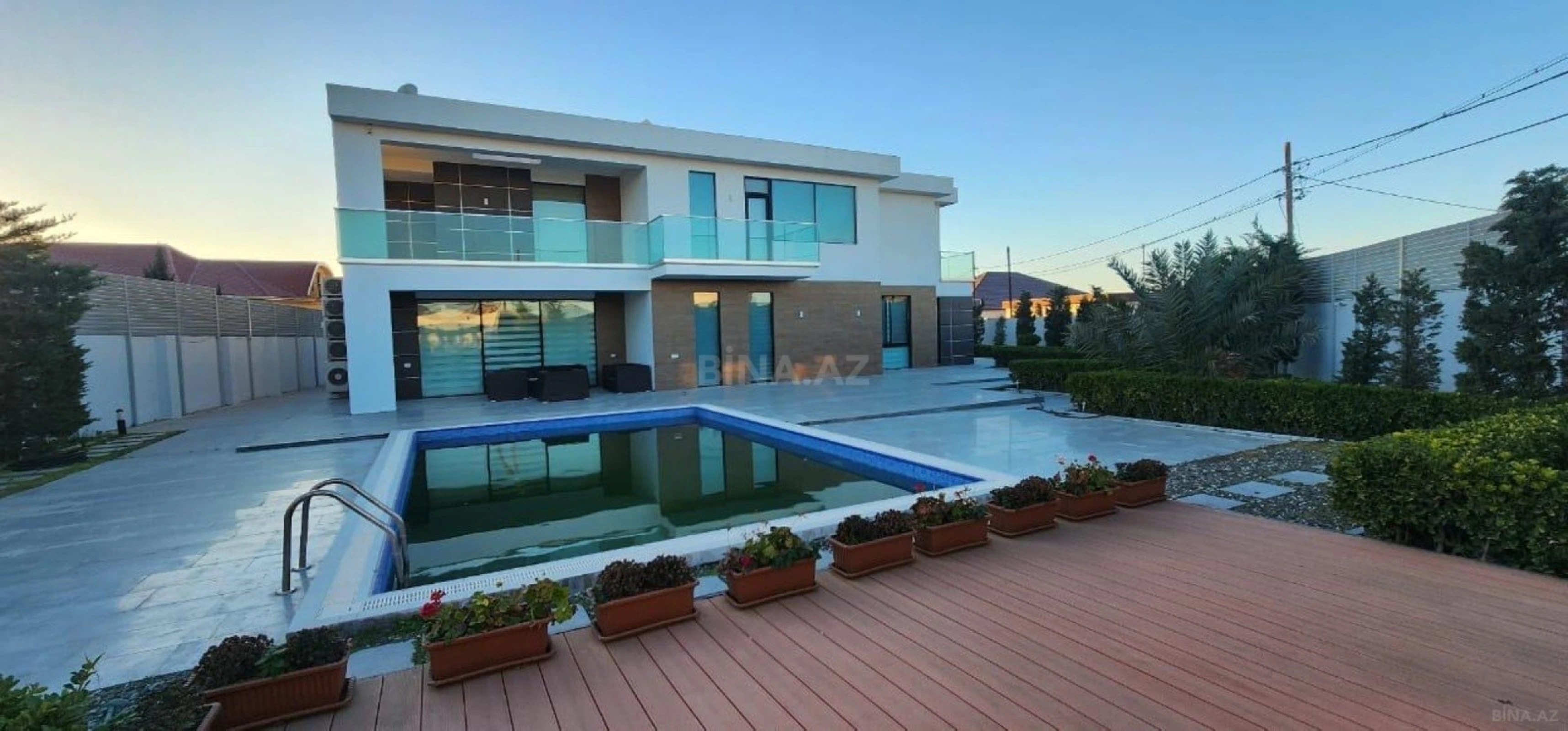 Kirayə verilir 6 otaqlı həyət evi 400 m²