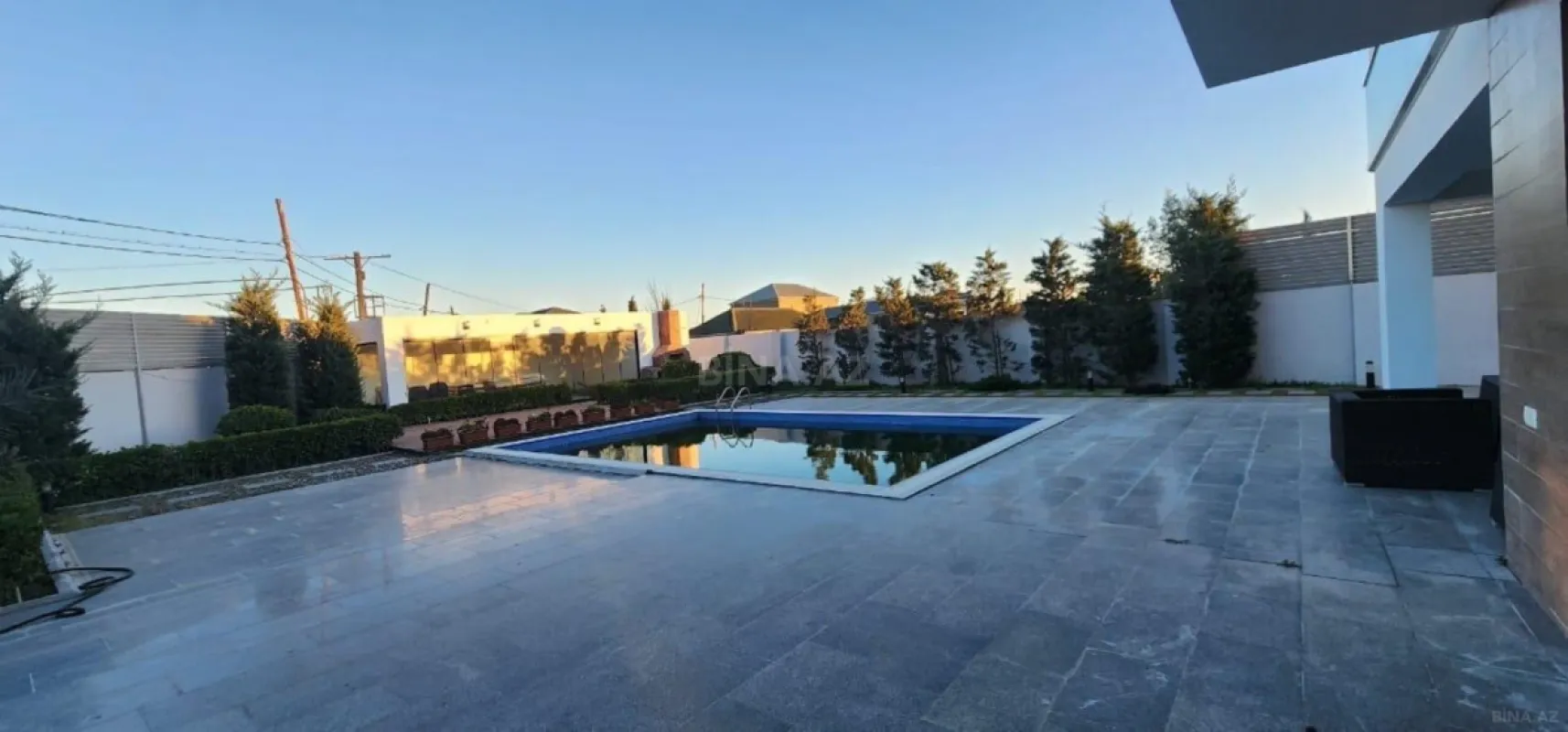 Kirayə verilir 6 otaqlı həyət evi 400 m²