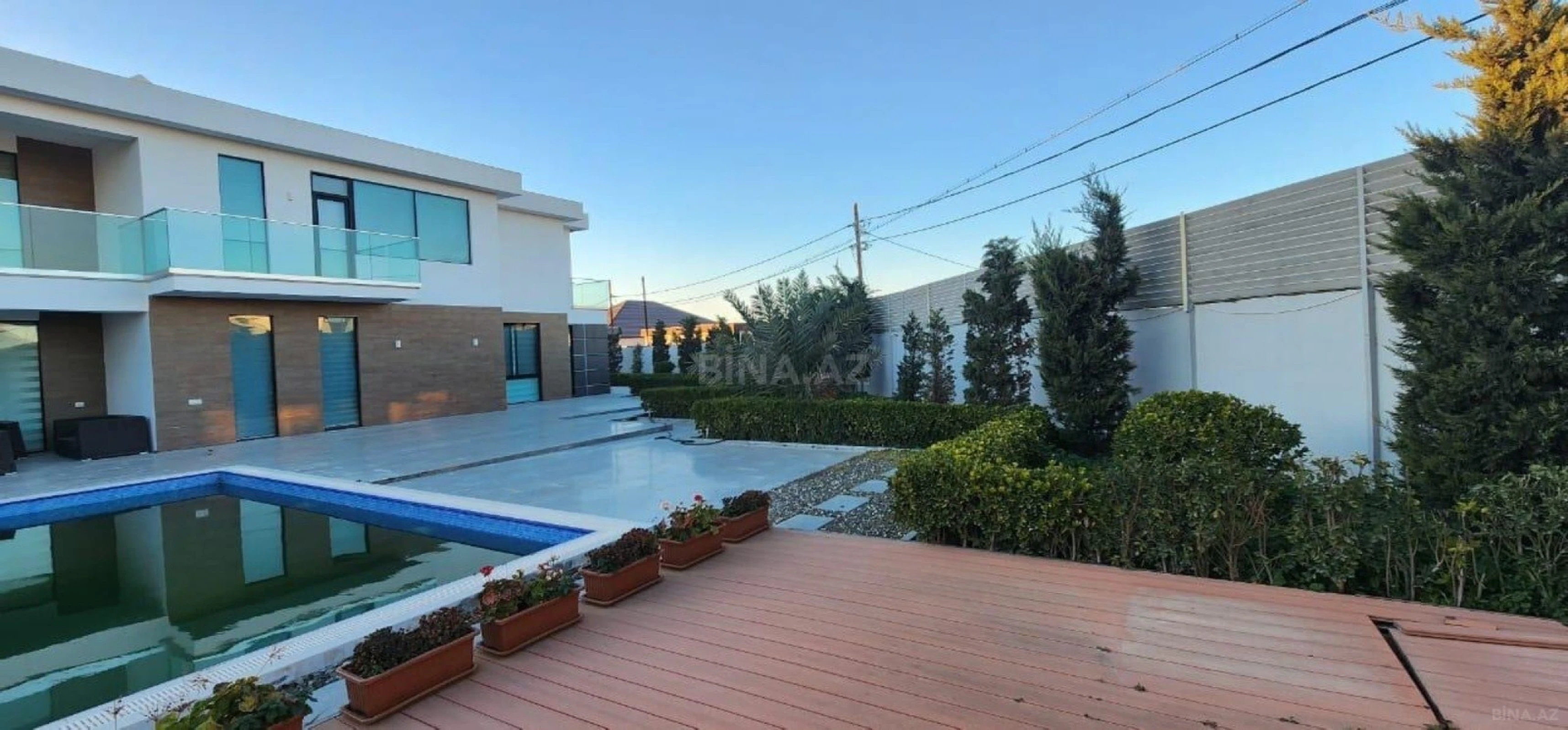 Kirayə verilir 6 otaqlı həyət evi 400 m²