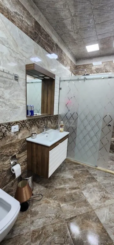 Kirayə verilir 6 otaqlı həyət evi 400 m²