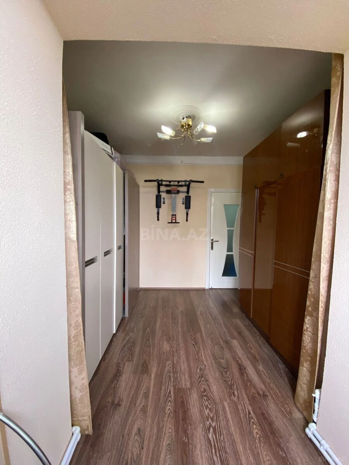 Satılır 5 otaqlı mənzil 110 m²