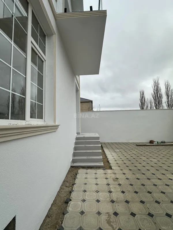 Satılır 5 otaqlı həyət evi 180 m²
