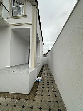 Satılır 5 otaqlı həyət evi 180 m²