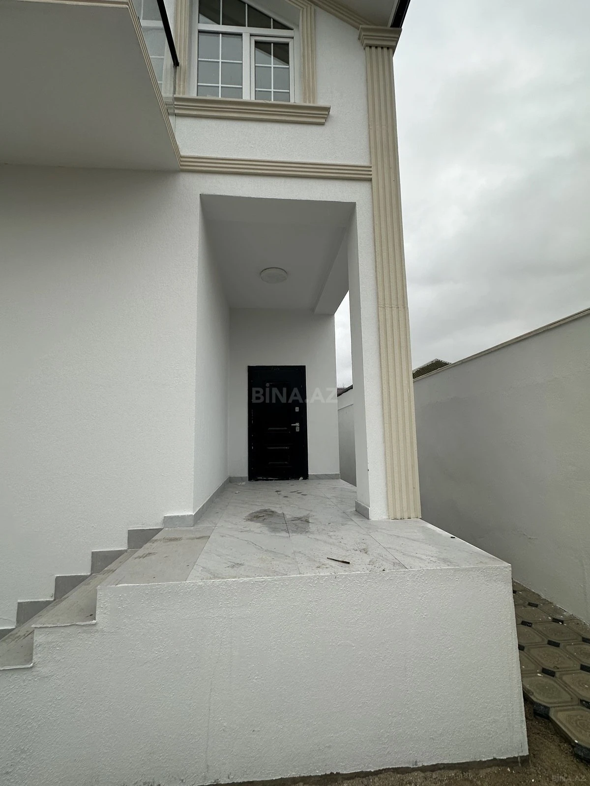 Satılır 5 otaqlı həyət evi 180 m²