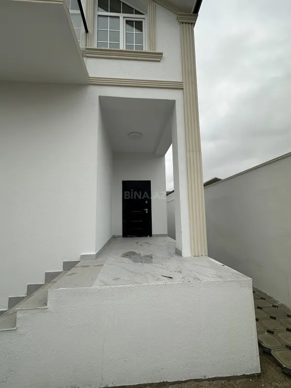 Satılır 5 otaqlı həyət evi 180 m²