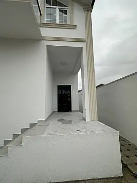 Satılır 5 otaqlı həyət evi 180 m²