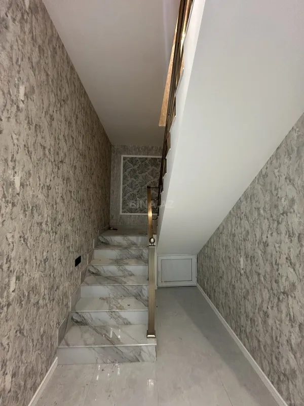 Satılır 5 otaqlı həyət evi 180 m²