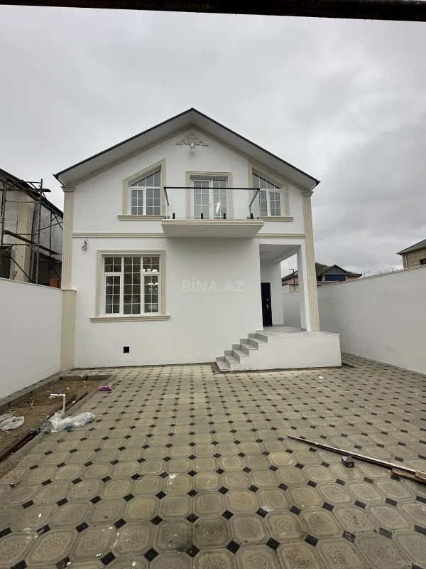 Satılır 5 otaqlı həyət evi 180 m²