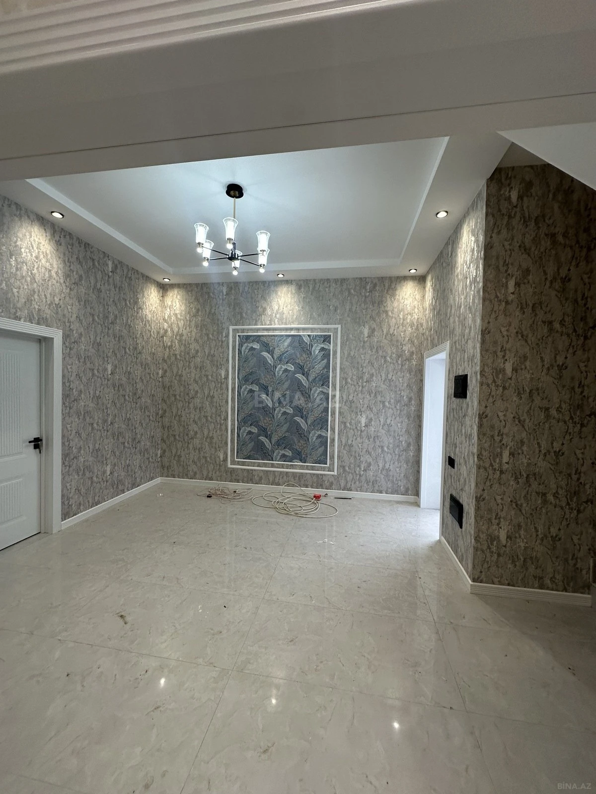 Satılır 5 otaqlı həyət evi 180 m²