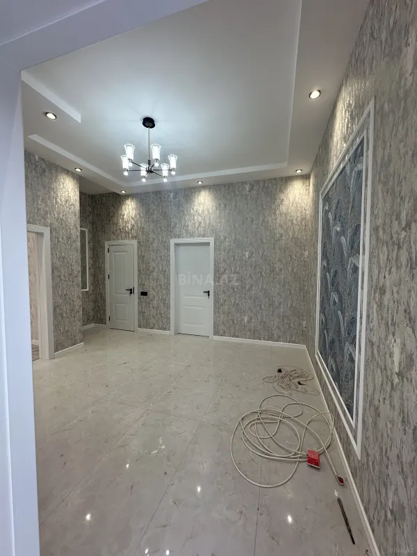 Satılır 5 otaqlı həyət evi 180 m²