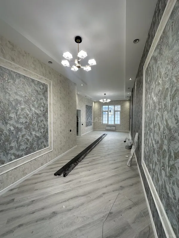 Satılır 5 otaqlı həyət evi 180 m²