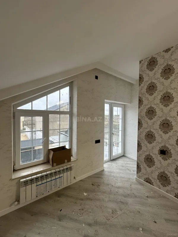 Satılır 5 otaqlı həyət evi 180 m²