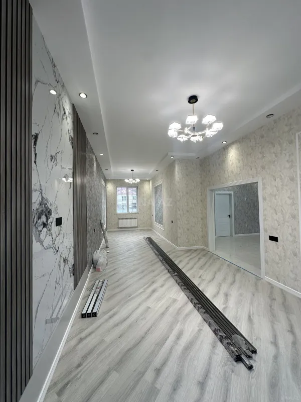 Satılır 5 otaqlı həyət evi 180 m²