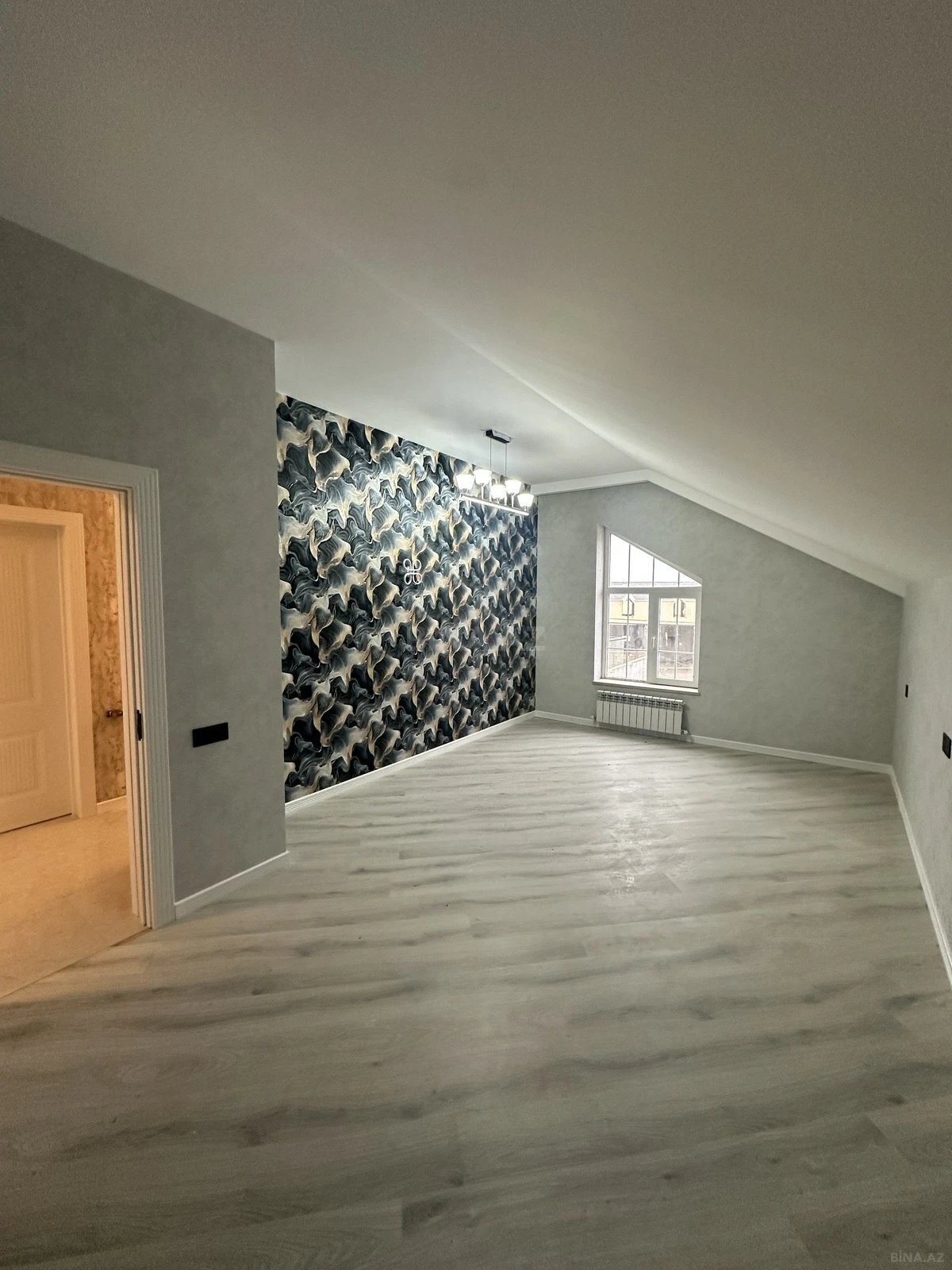 Satılır 5 otaqlı həyət evi 180 m²