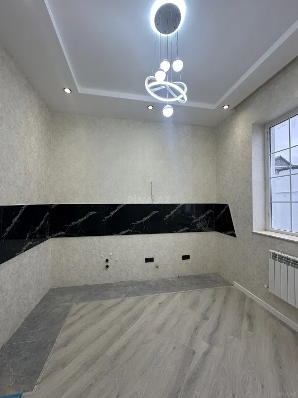 Satılır 5 otaqlı həyət evi 180 m²