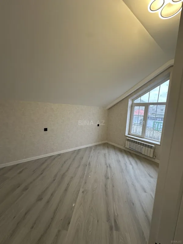 Satılır 5 otaqlı həyət evi 180 m²