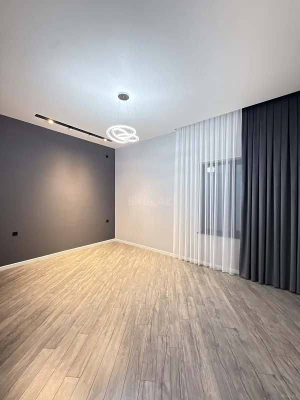 Satılır 5 otaqlı həyət evi 180 m²