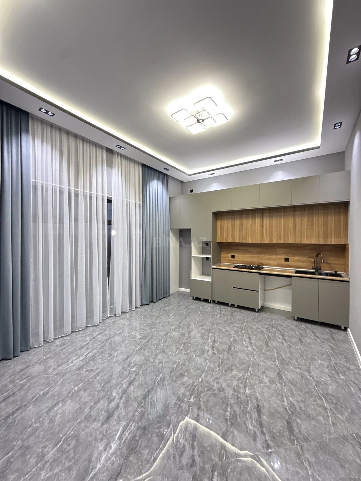 Satılır 5 otaqlı həyət evi 180 m²